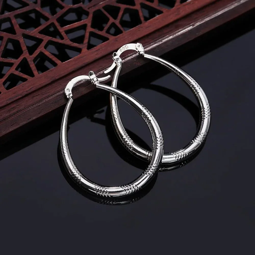 Gorgeous .925 Sterling Silver Oval Hanging Hoop Earrings With Pattern - Picture 7 of 11
